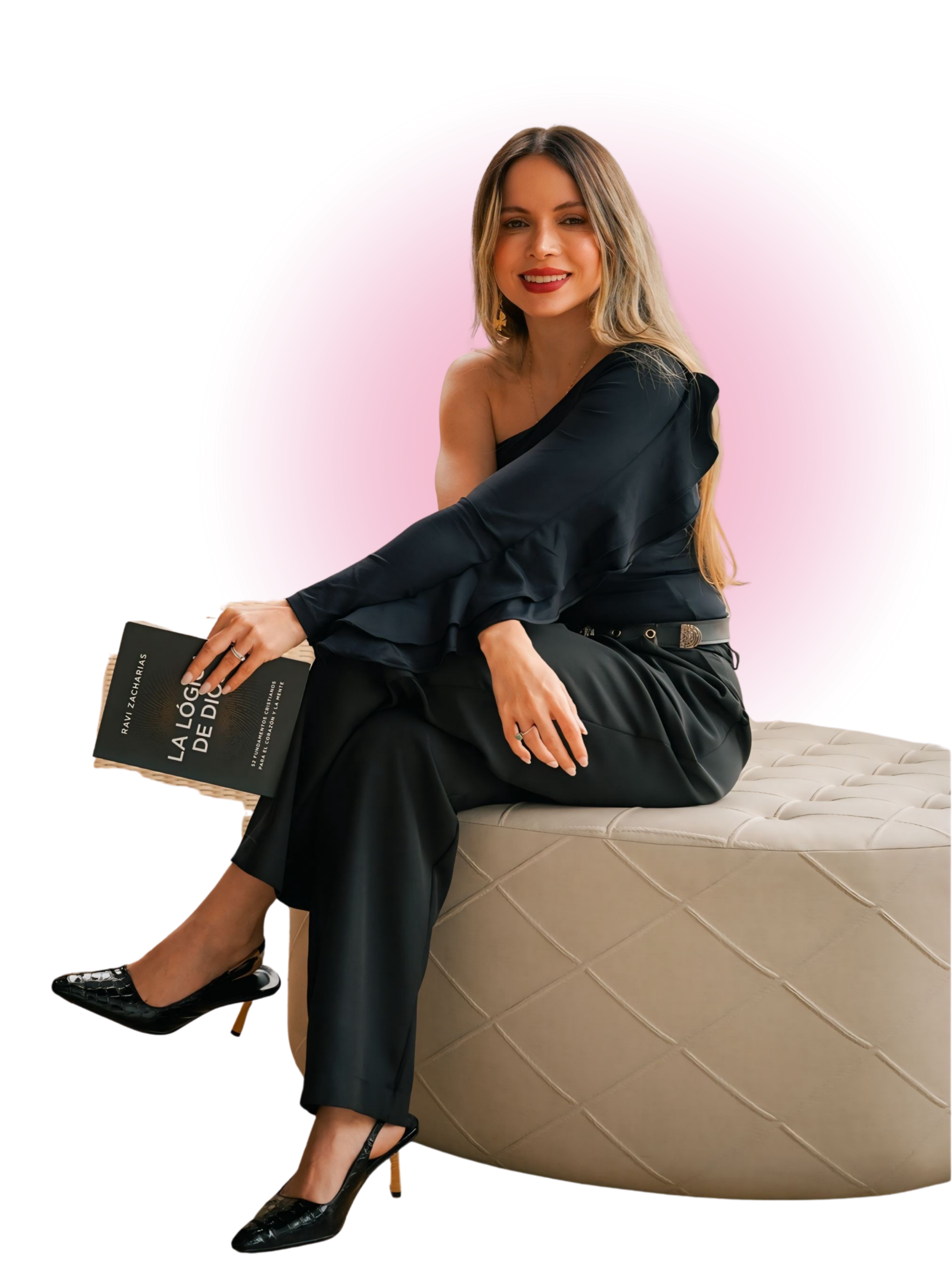 Maria Alejandra sentada